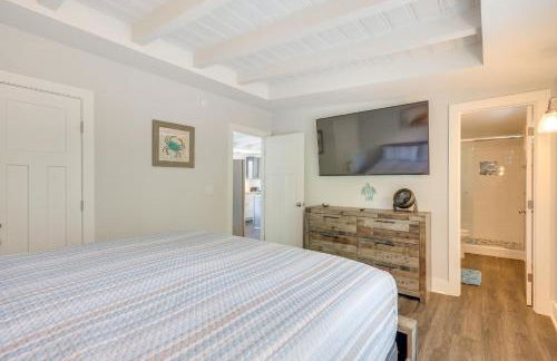 Modern Oak Island Escape 1 Mile to Long Beach! - Foto 14