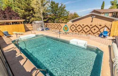 Spacious Family Home with Pool, Hot Tub, Fast Wifi - Foto 19