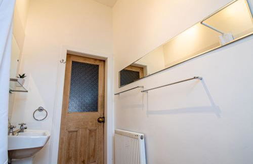 Beautiful and Bright Georgian Style Morningside Apartment - Pass the Keys - Foto 31