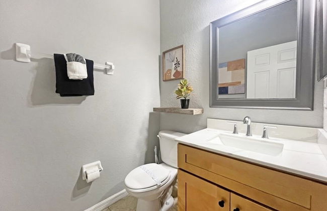 Hidden Gem 5 Bedroom Home by RedAwning - Foto 25