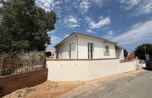 Feet in the water, 100 m from the city center - Photo 9