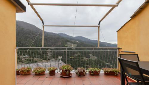 GuestHost - Volastra Cozy APT with Terrace & Seaview - Foto 3