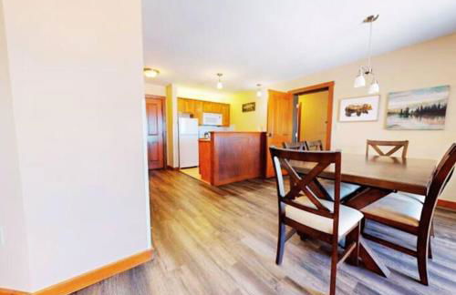 Lux Stay USA Ballhooter Twin Gables Ski-InOut Hot Tub - Foto 69