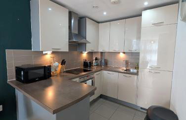 City View One Bedroom Apartment by StaySavvy Accommodation - Photo 4