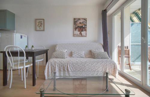 FRGK Fauvettes 1BDR Terrace, Parking, AC & Ultra-Fast Wi-Fi - Photo 7
