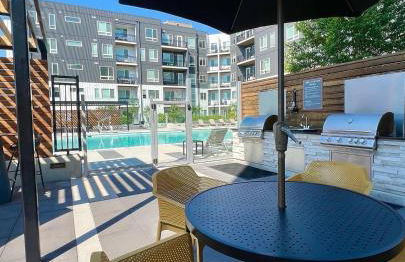 The 513 Flat! 1BR, 1Bath Apt with Pool and Riverfront View! Free Gated Parking! Only Steps from The banks & Stadiums! - Foto 47