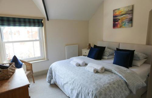 Cosy Dog Friendly Cottage with Woodburner & Garden - Photo 8