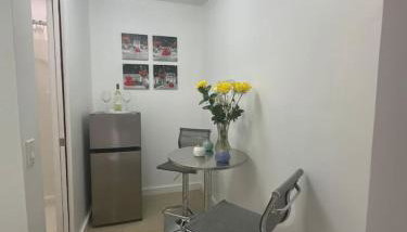 Relaxing Studio Getaway w BBQ, Patio and Parking - Foto 4