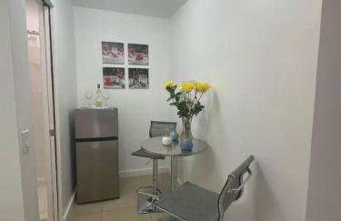 Relaxing Studio Getaway w BBQ, Patio and Parking - Foto 4