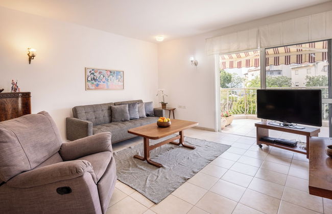 Homey Kiryat Haim Apt by Sea N Rent - Foto 14