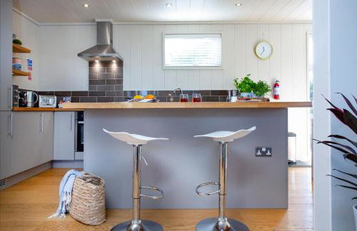 The Sleights, Strawberryfield Park - Hot Tub - Free WiFi & Parking - Pets Allowed 2 - Photo 8