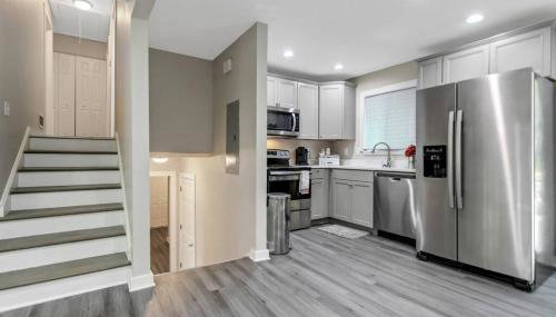 Cozy Cumberland ATL Home w Hot Tub - Foto 5