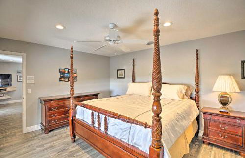 Waterfront Lake Placid Home with Dock and Fire Pit - Foto 12