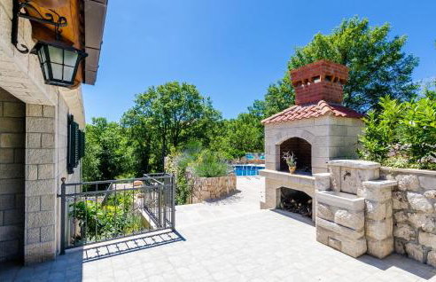 Beautiful Home In Gromaca With Wifi - Photo 16