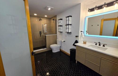 Pool Arcade Mtn Views Lake George Home Retreat WFH - Foto 22