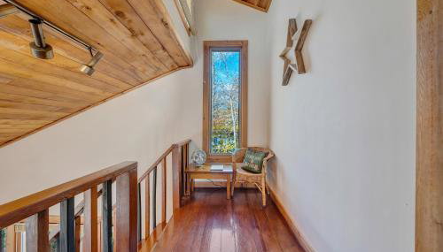 Lakeside Lodge - Lakefront home with private dock & hot tub - Foto 3, Other