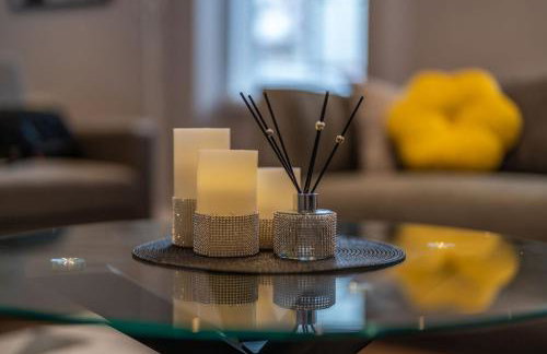 Spacious 3BR Home by D3 Short Stay, Sleep 9, Free WIFI & Parking - Foto 8