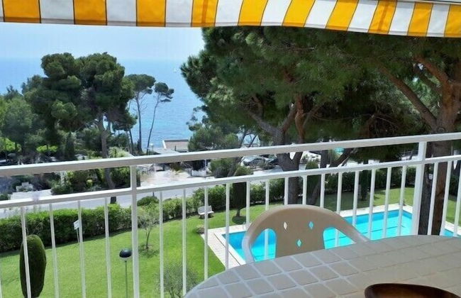 Apartamento con vistas al mar y piscina en la cala “Cap Roig” - Foto 1