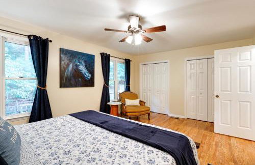 Deck and Game Room! Lakefront Blue Ridge Mtn Gem - Foto 16