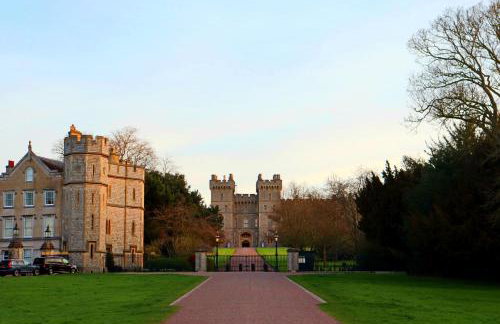 Luxury 2 Bed Apt, Sleeps 4, Secure PRKG-1 Car, Ascot Racecourse 5min walk, Legoland & Lapland 8mins, Windsor 15mins - Foto 38