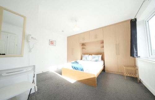 Private Rooms-Private Bathrooms-Near Airport- CABIN CREW paradise - Foto 33