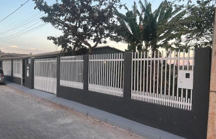 Linda casa em condomínio fechado - Foto 2