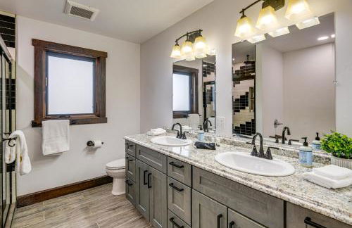 Pinedale Getaway Near Hiking, Skiing and Lakes! - Photo 11