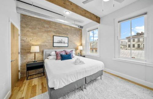 Huge Retrea w Rooftop Deck Stay At Farmers Market - Foto 23