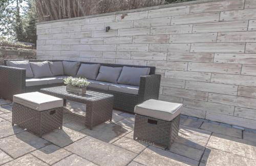 1 Bed Cottage-Sleeps 2-Parking-Pets-Hot Tub - Photo 6