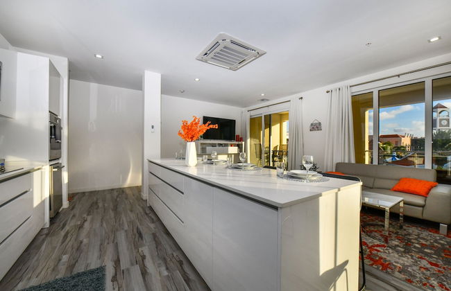 Luxury 2-bedroom Condo Right on the Strip in Palm Beach - Foto 10