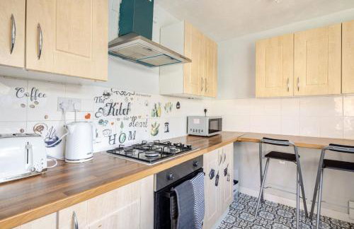 2BR Home in Gorton, Free Parking & Wi-Fi - Foto 18