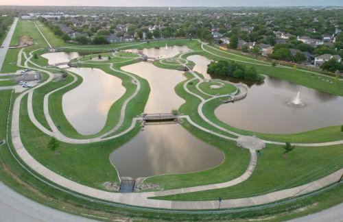 Serene 4-Bed Getaway - Hot tub & Fire Pit - Foto 5