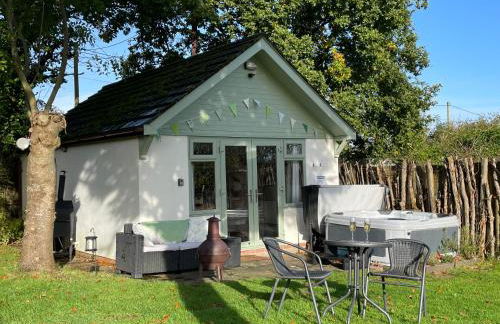 Pheasant Lodge - Photo 6