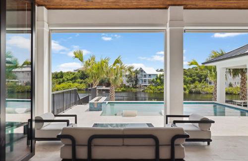 La Villa Nadia - Lakefront Luxury Vacation Rental in Destiny with Private Pool - Foto 13