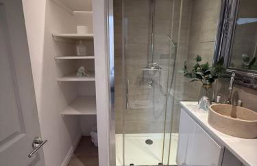 Cosy 4BR house, West Didsbury, bars and restaurants close by, Free Parking, Sleeps 8 - Photo 25