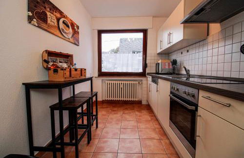 Moderne FeWo, nähe Bahnhof, Balkon, Burgblick, Boxspringbett, Waschtrockner - Foto 10