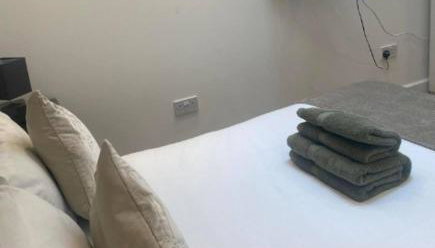 Stunning Studio2, Banstead with free off st parking - Foto 2