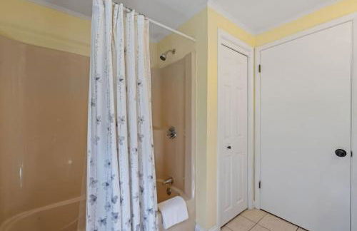 Lake Escape Family & Pet Friendly with Dock Access - Photo 66