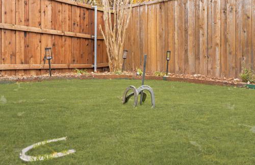 Large Luxury 4-BR Home EPIC GameRoom! Lighted Deck & Grill! - Foto 28