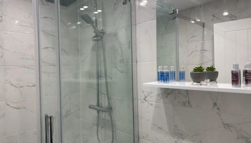 Luxury 2 bedroom apartment - Foto 4, Shower