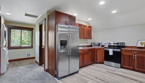 Cozy Private McCall Downtown Remodeled Studio - Photo 4