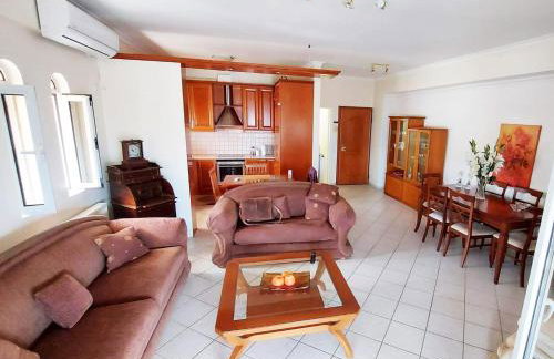 Σελιανίτικα, διαμέρισμα με θέα -50μ από τη θάλασσα - Foto 8