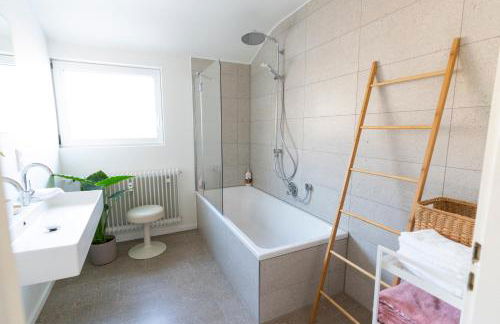 Seerose - W14, zentral in Bahnhofsnähe, Küche, 3 Schlafzimmer - Photo 13