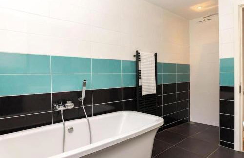 4 Bed Detached Home-Gloucester-Sleeps 10-Parking for 3-Work or Leisure - Foto 32