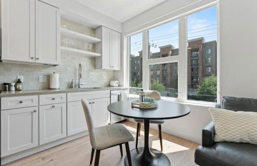 Outstanding Amenities-New Complex- Downtown Luxury - Foto 19