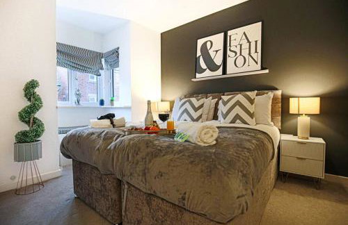 Stylish House with Smart TVs and Netflix, Fast Wifi, Free Parking and Garden by Yoko Property - Foto 9