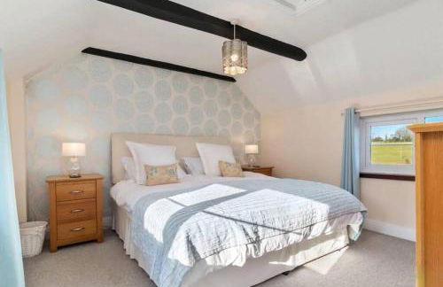 Meadowsweet Cottage Jacuzzi Edition - Photo 14