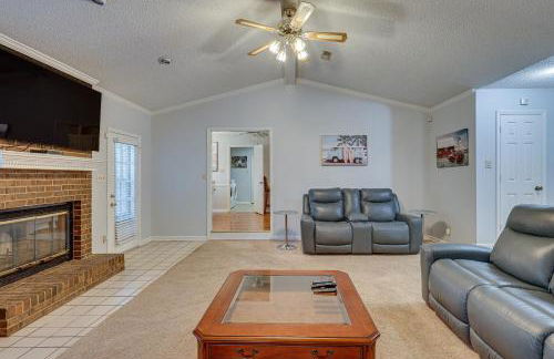 Lovely Decatur Home with Yard about 6 Mi to Town! - Foto 8