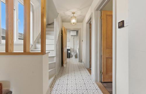 2-Bedroom Cottage Sleeps 5 Free Parking - Foto 7