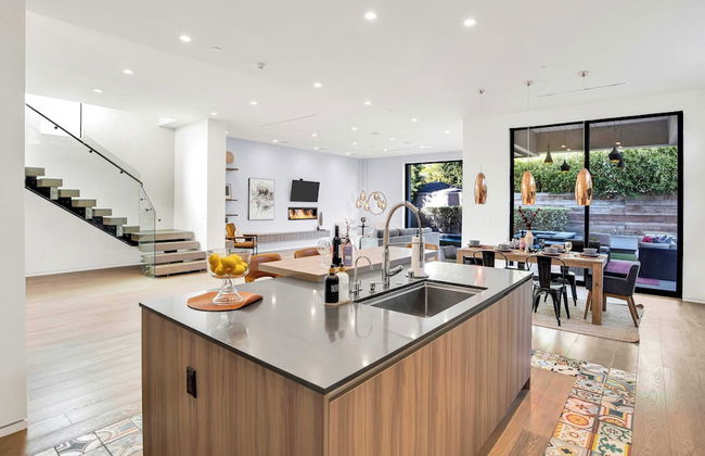 LA Villa by Avantstay Walk to The Grove LA - Photo 18